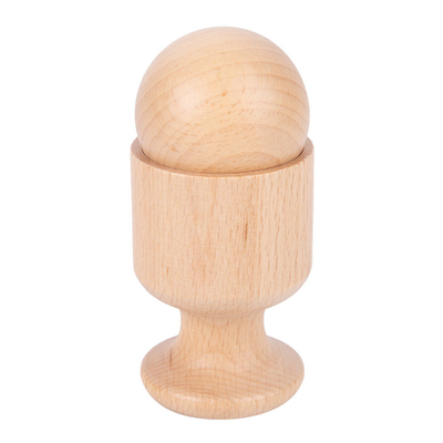 Montessori aide pédagogique la pratique en matière en bois de tasse de boule d'oeufs de cube saisissant pour des nourrissons