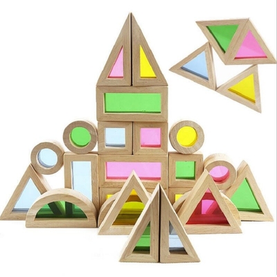 L'empilement en bois d'arc-en-ciel bloque l'étude colorée créative et éducatif