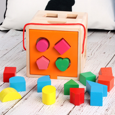 Les 16 enfants en bois de boîte d'intelligence de trou colorent le SIDA assorti de forme cognitive