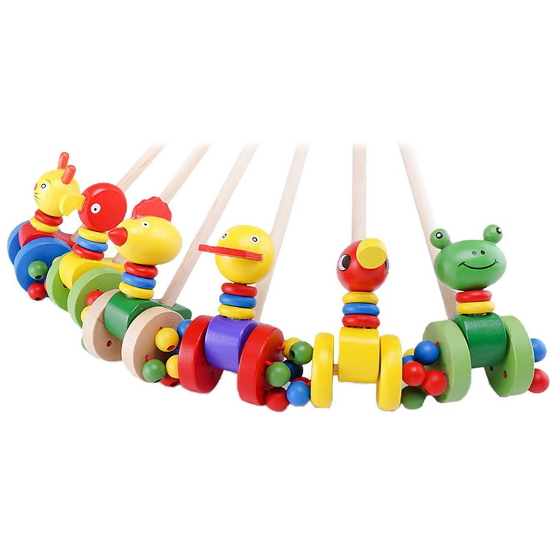 Bois en bois de voiture de chariot à animaux de bande dessinée d'enfants poussant Toy Random Color
